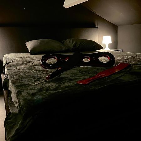 Amour D'Une Nuit, Loveroom Сарсель Екстер'єр фото
