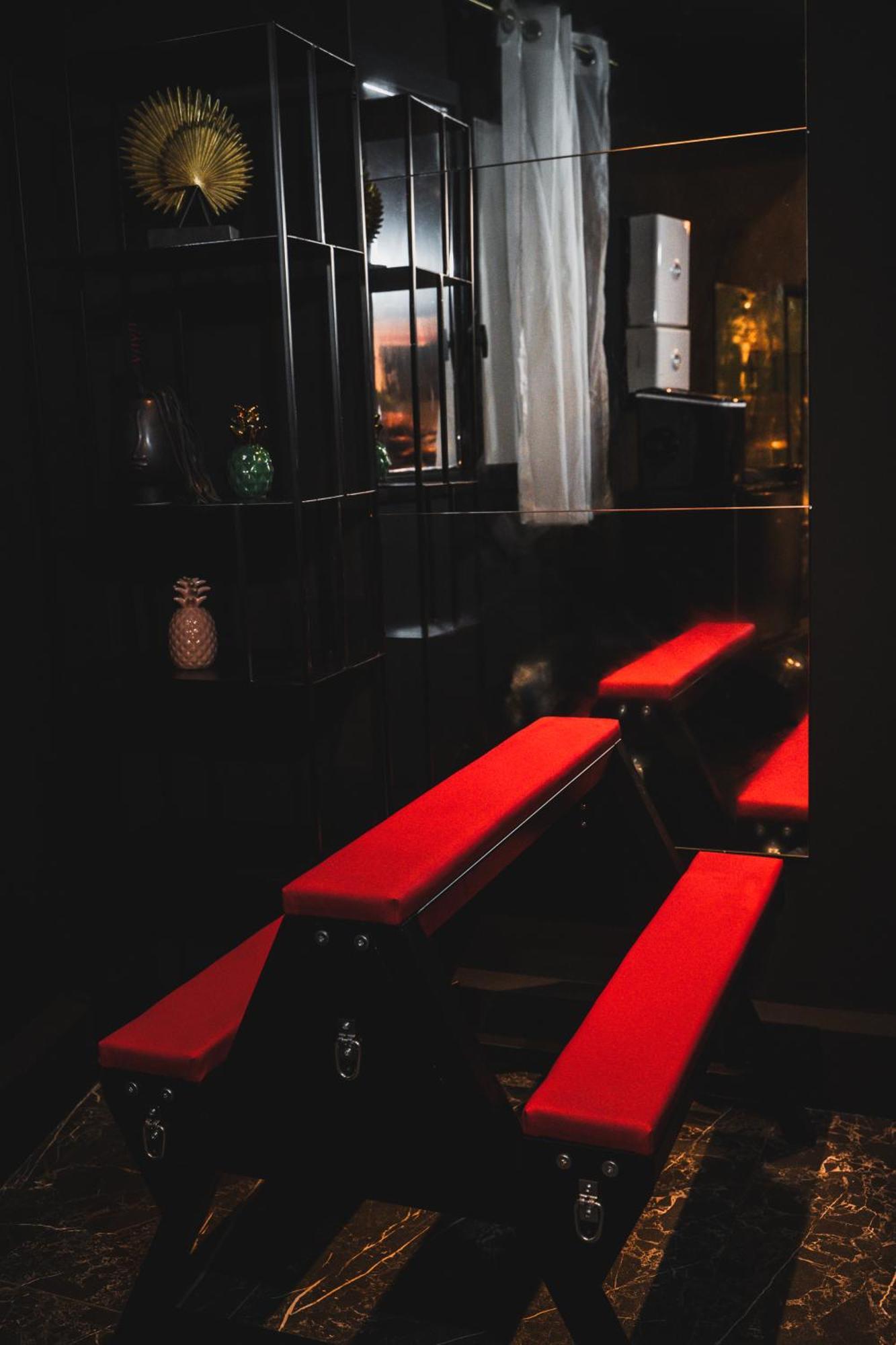 Amour D'Une Nuit, Loveroom Сарсель Екстер'єр фото
